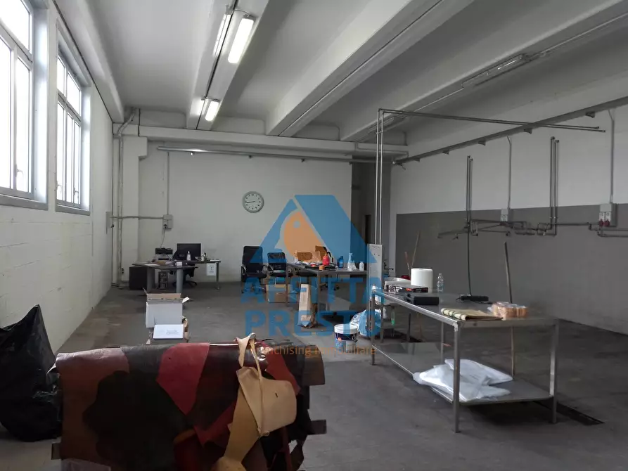 Immagine 2 di Capannone industriale in affitto  a Santa Croce Sull'arno