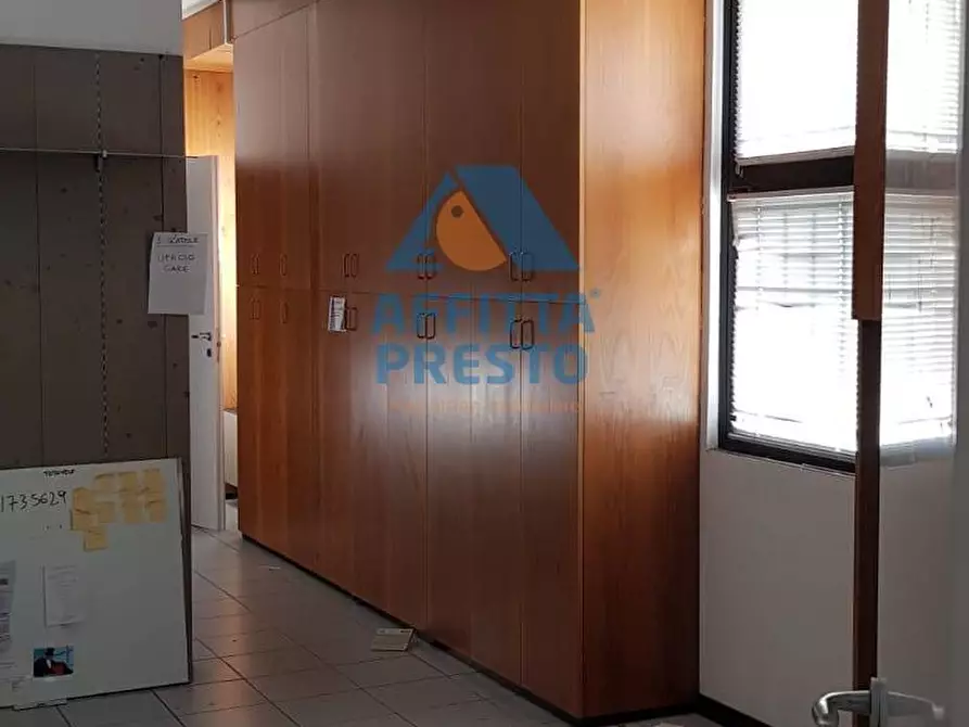 Immagine 2 di Attività commerciale in affitto  a Empoli