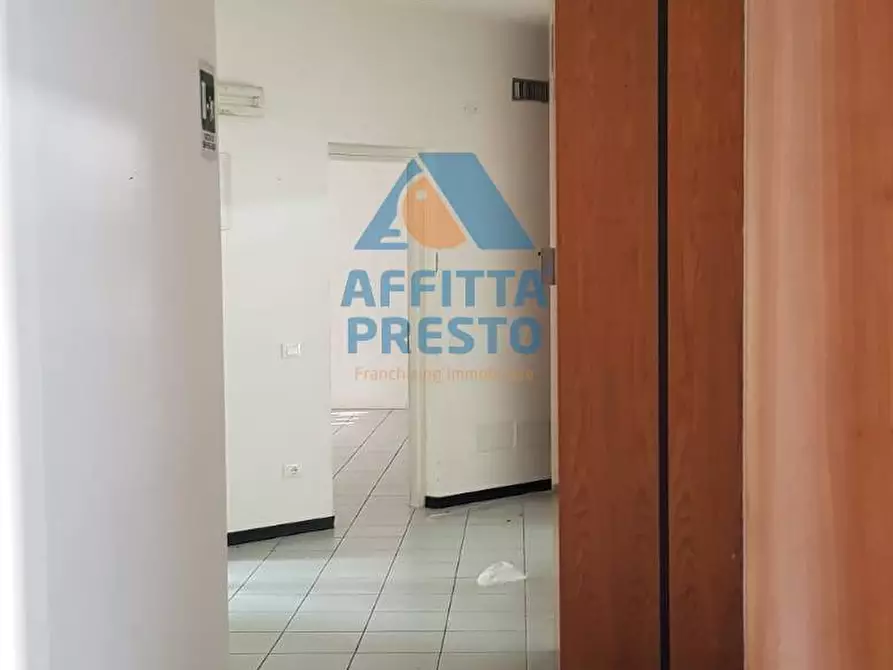 Immagine 4 di Attività commerciale in affitto  a Empoli