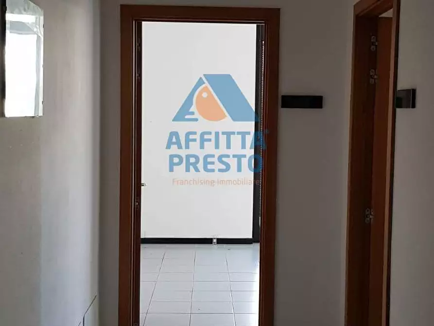 Immagine 5 di Attività commerciale in affitto  a Empoli