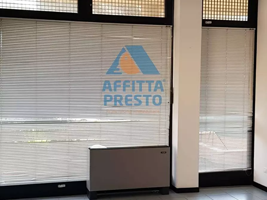 Immagine 7 di Attività commerciale in affitto  a Empoli