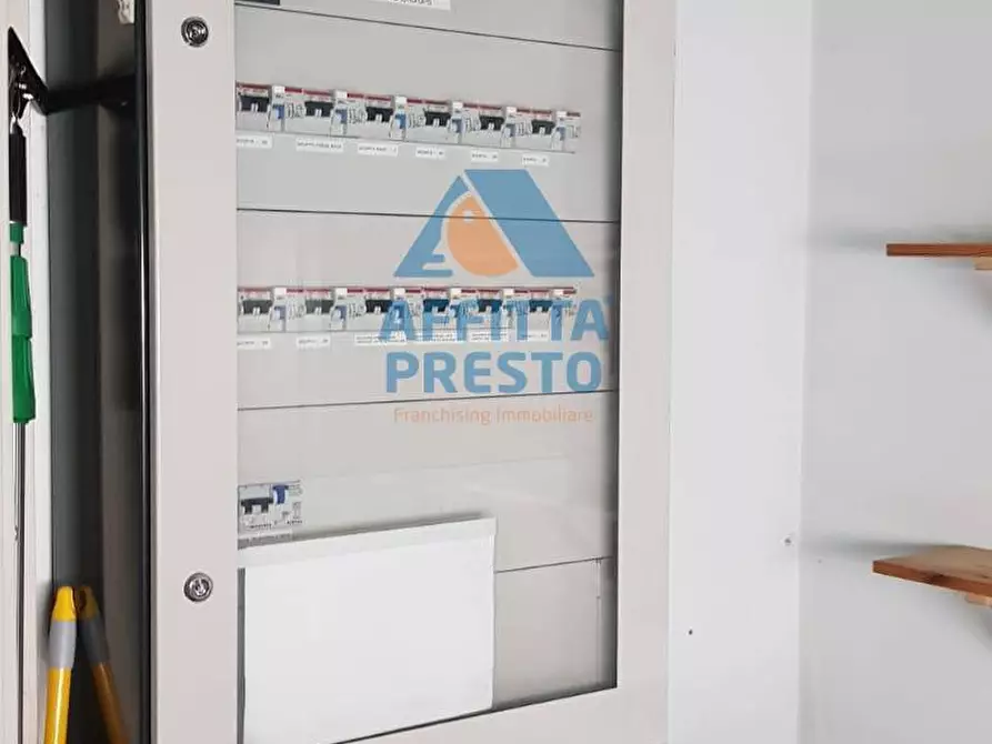 Immagine 9 di Attività commerciale in affitto  a Empoli