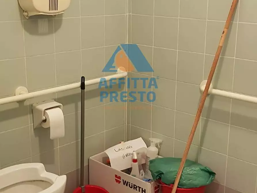 Immagine 12 di Attività commerciale in affitto  a Empoli