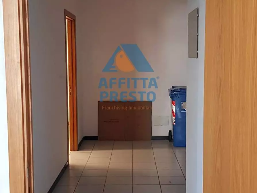 Immagine 13 di Attività commerciale in affitto  a Empoli