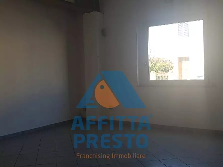 Immagine 6 di Negozio in affitto  a Empoli