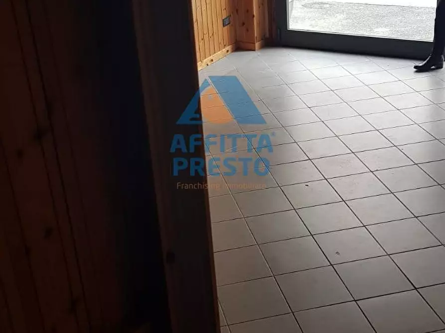 Immagine 4 di Negozio in affitto  a Empoli