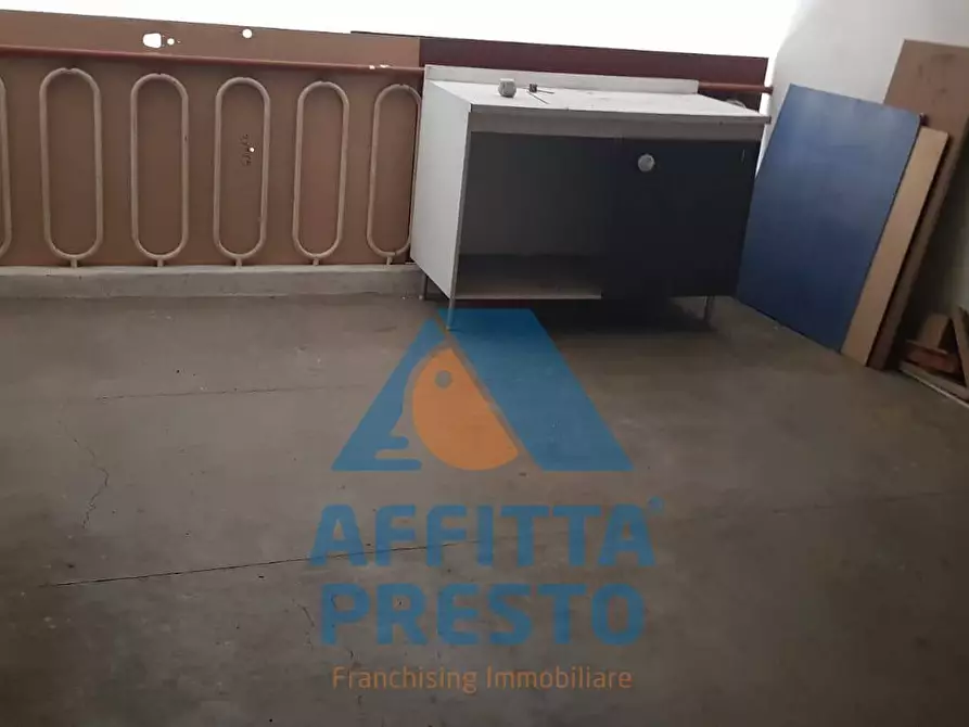 Immagine 6 di Negozio in affitto  a Empoli