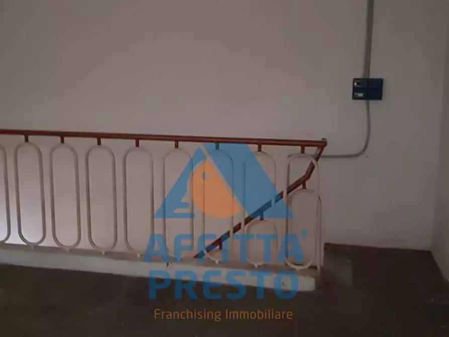 Immagine 4 di Negozio in affitto  a Empoli