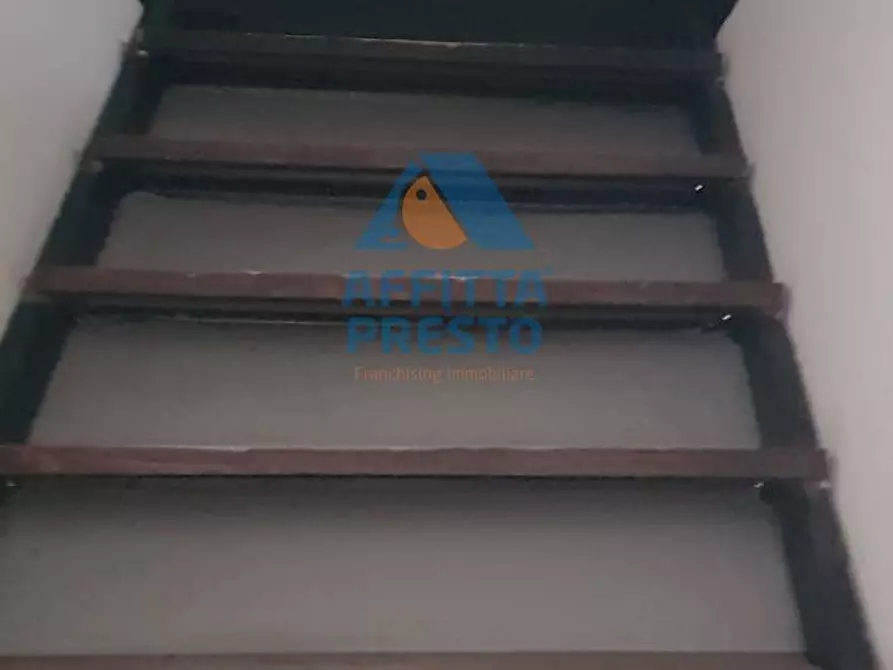 Immagine 5 di Negozio in affitto  a Empoli