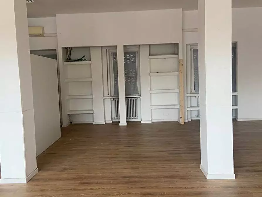 Immagine 6 di Negozio in affitto  in via sempione a Nerviano