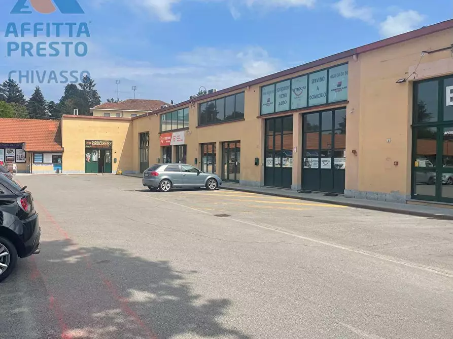 Immagine 6 di Negozio in affitto  in VIA GERBIDO a Chivasso