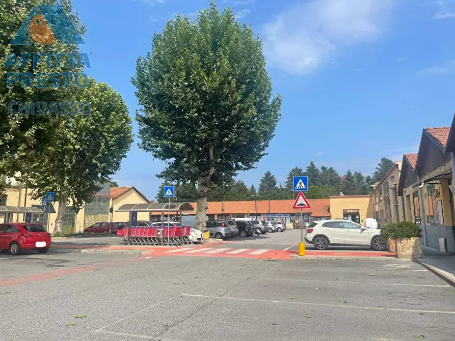 Immagine 7 di Negozio in affitto  in VIA GERBIDO a Chivasso