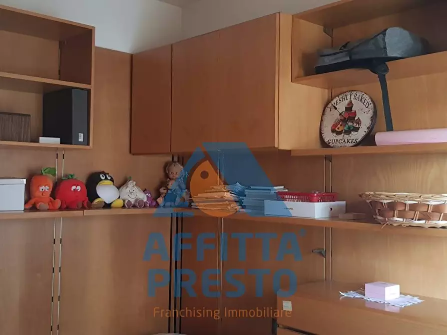 Immagine 13 di Camera in affitto  a Empoli