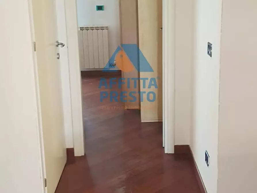 Immagine 14 di Camera in affitto  a Empoli