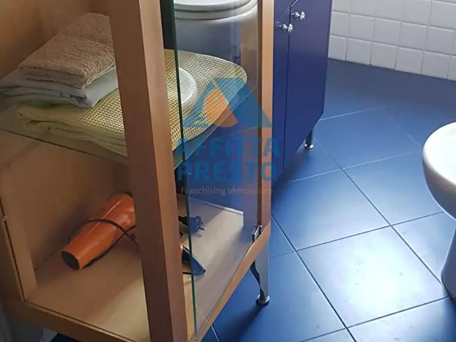 Immagine 15 di Camera in affitto  a Empoli