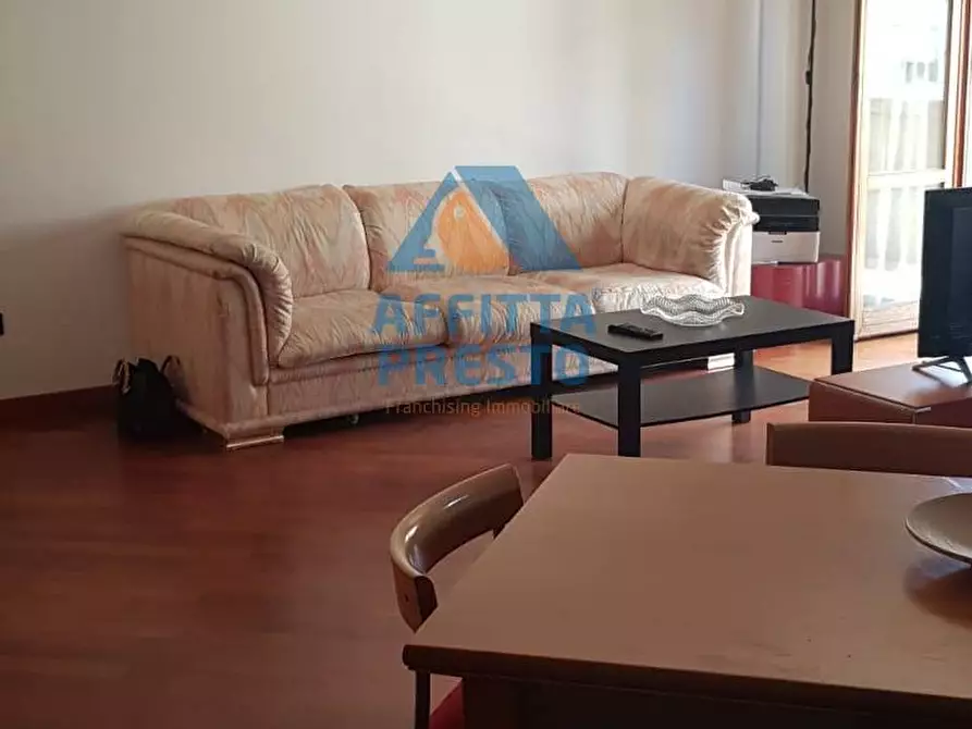 Immagine 18 di Camera in affitto  a Empoli