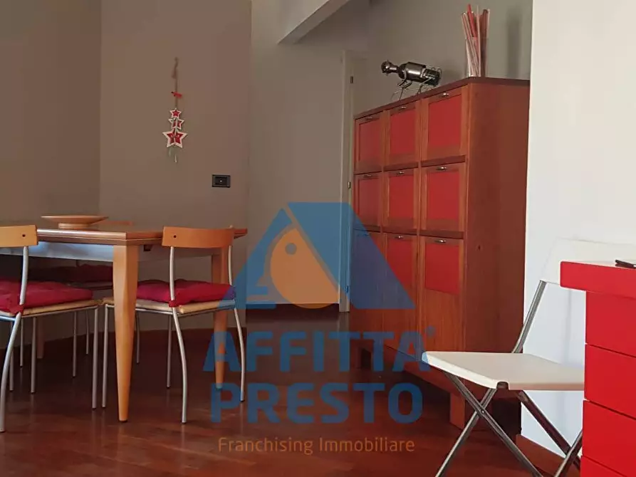 Immagine 28 di Camera in affitto  a Empoli