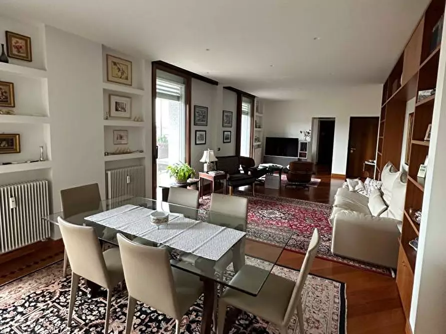 Immagine 2 di Attico in vendita  a Busto Arsizio