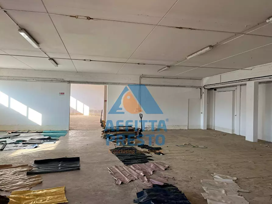 Immagine 4 di Magazzino in affitto  a Fucecchio