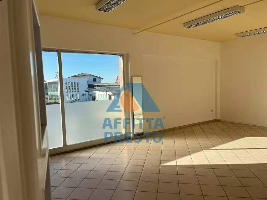 Immagine 6 di Magazzino in affitto  a Fucecchio