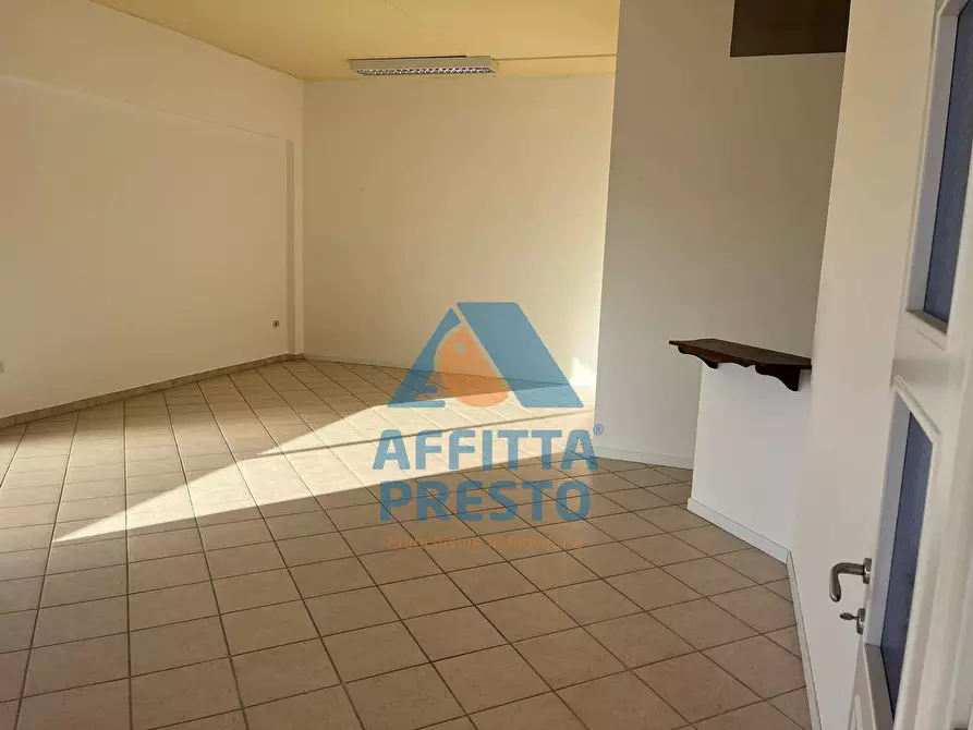 Immagine 5 di Magazzino in affitto  a Fucecchio