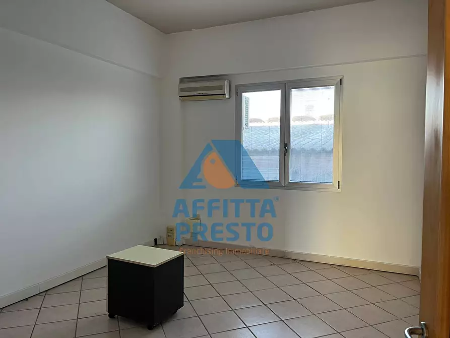 Immagine 20 di Magazzino in affitto  a Fucecchio