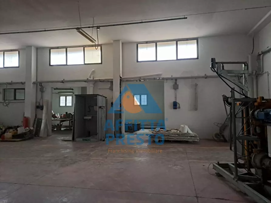 Immagine 4 di Laboratorio in affitto  a Empoli