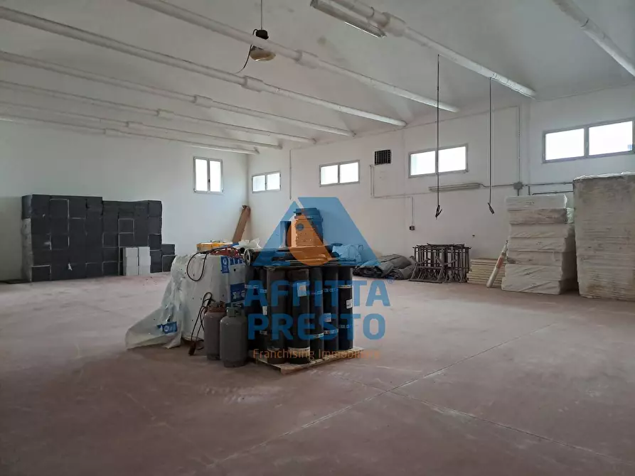 Immagine 6 di Laboratorio in affitto  a Empoli