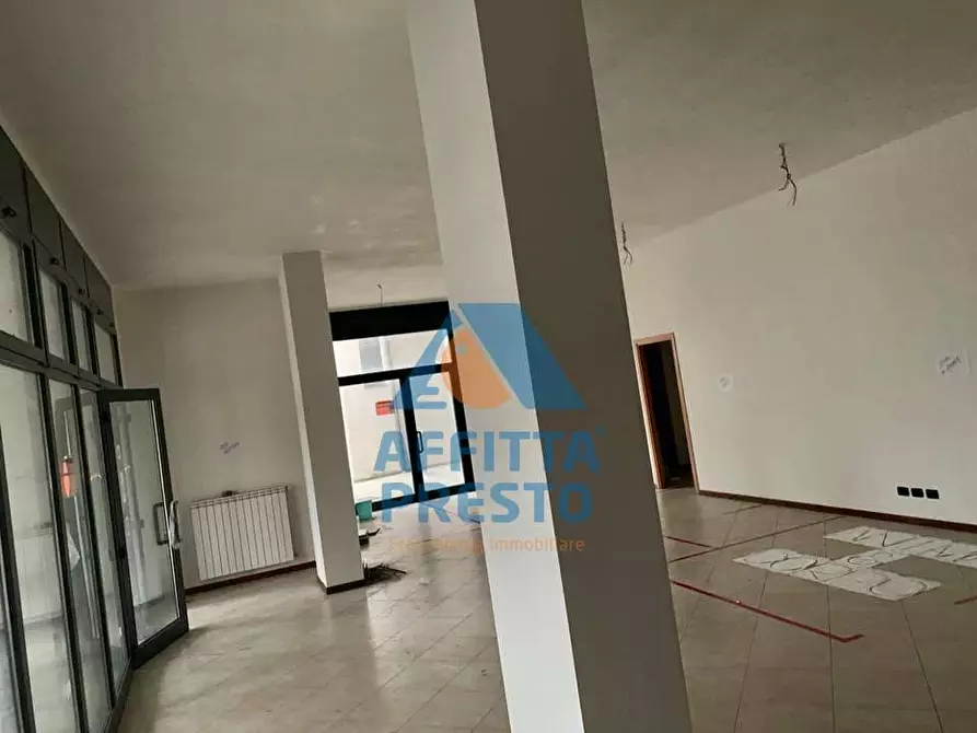 Immagine 2 di Attività commerciale in affitto  a Signa