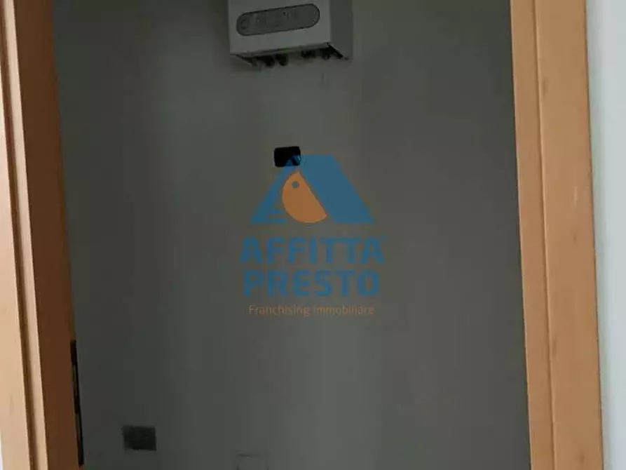 Immagine 5 di Attività commerciale in affitto  a Signa