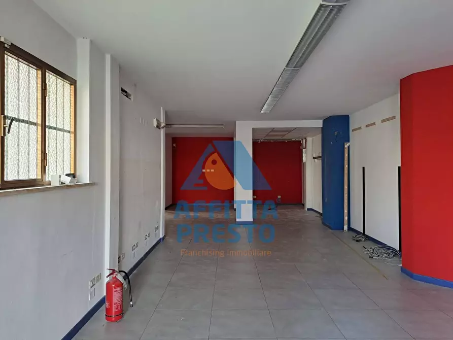 Immagine 3 di Attività commerciale in affitto  a Vinci