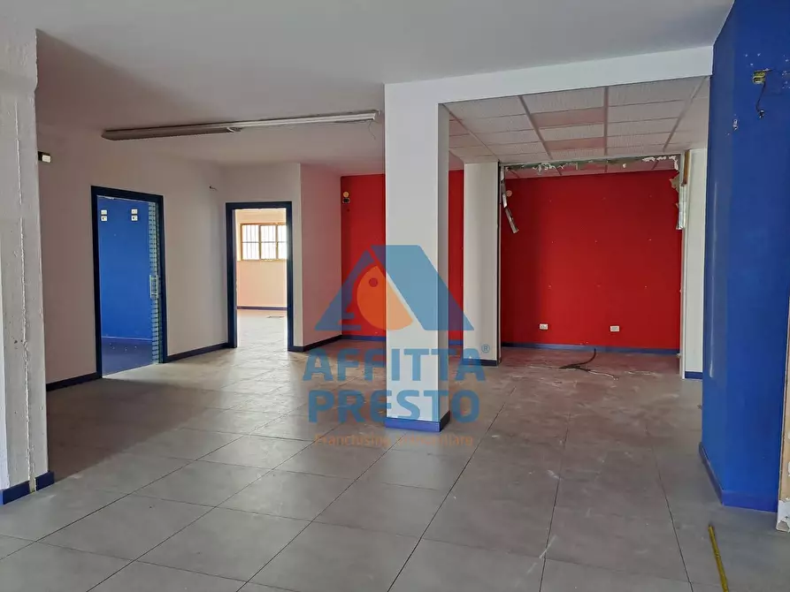 Immagine 4 di Attività commerciale in affitto  a Vinci