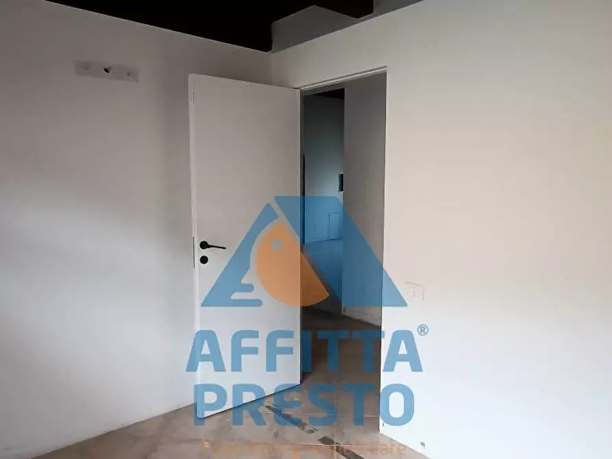 Immagine 3 di Attività commerciale in affitto  a Empoli