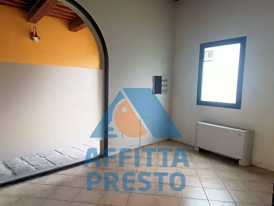 Immagine 4 di Attività commerciale in affitto  a Empoli