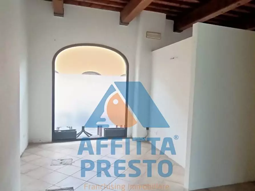 Immagine 5 di Attività commerciale in affitto  a Empoli