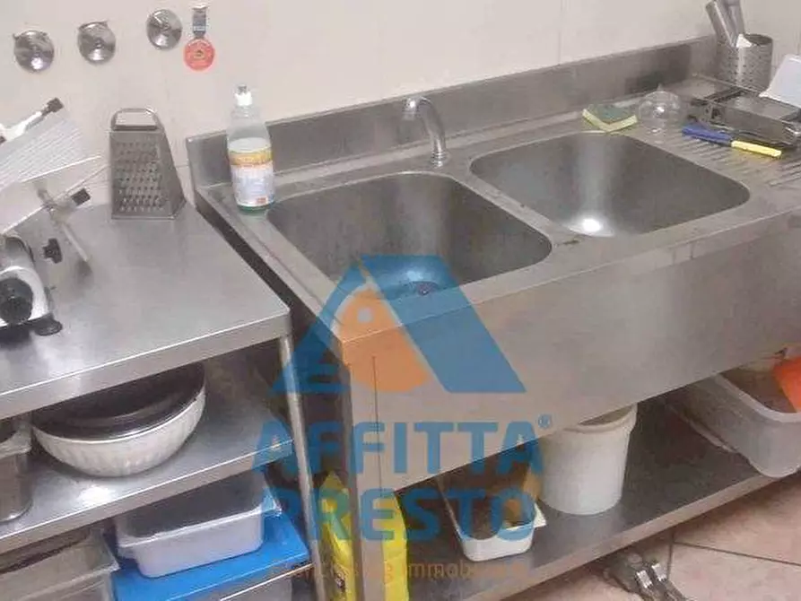 Immagine 2 di Attività commerciale in vendita  a Montopoli In Val D'arno
