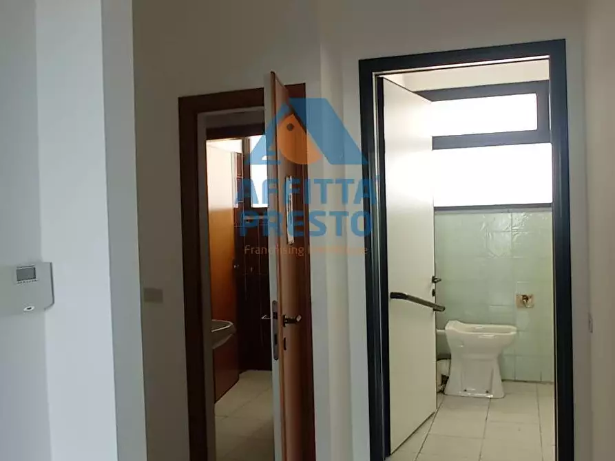 Immagine 6 di Ufficio in affitto  a Vinci