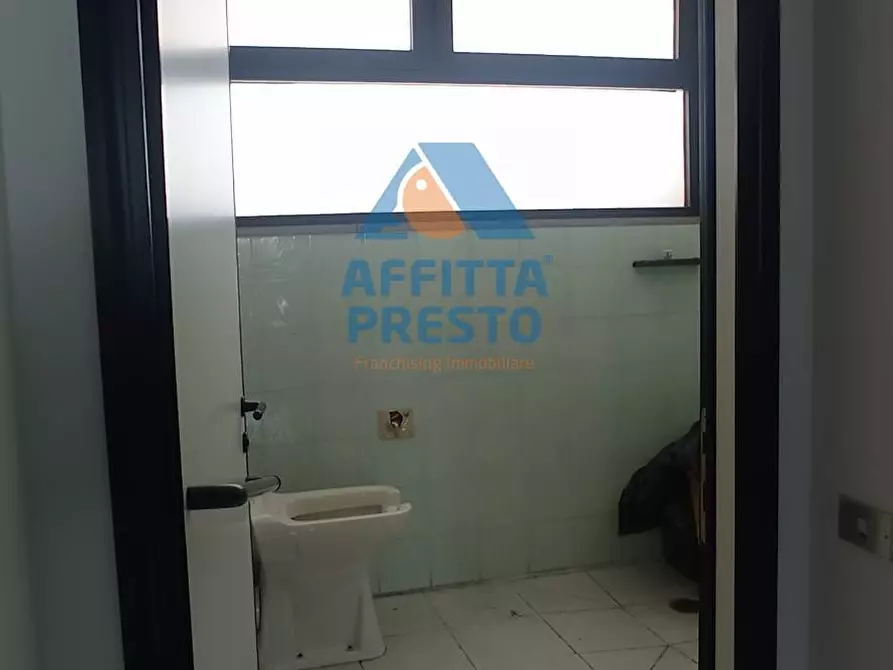 Immagine 8 di Ufficio in affitto  a Vinci