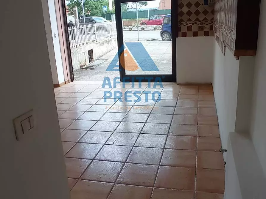 Immagine 3 di Attività commerciale in vendita  a Empoli