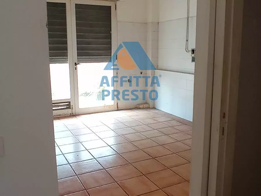Immagine 4 di Attività commerciale in vendita  a Empoli