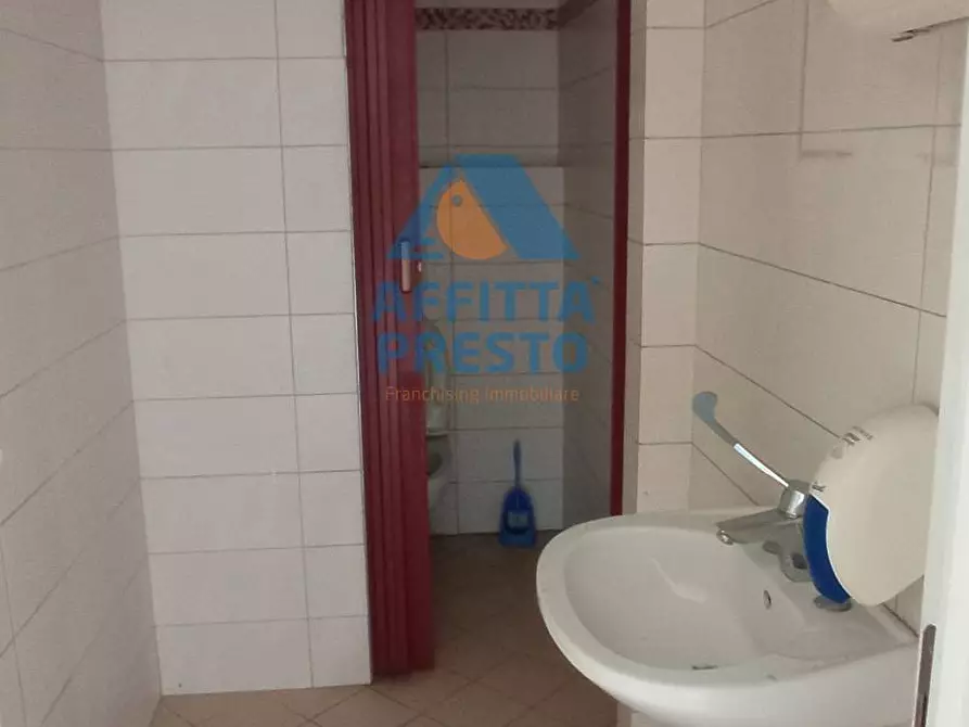 Immagine 15 di Attività commerciale in vendita  a Empoli