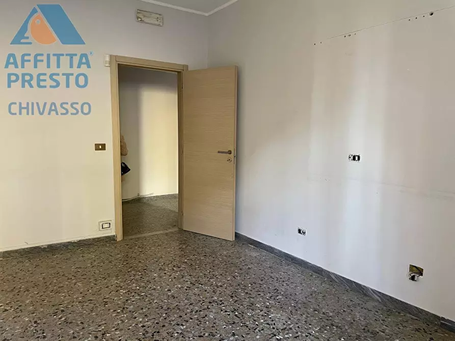 Immagine 28 di Negozio in affitto  in VIA SICCARDI a Chivasso