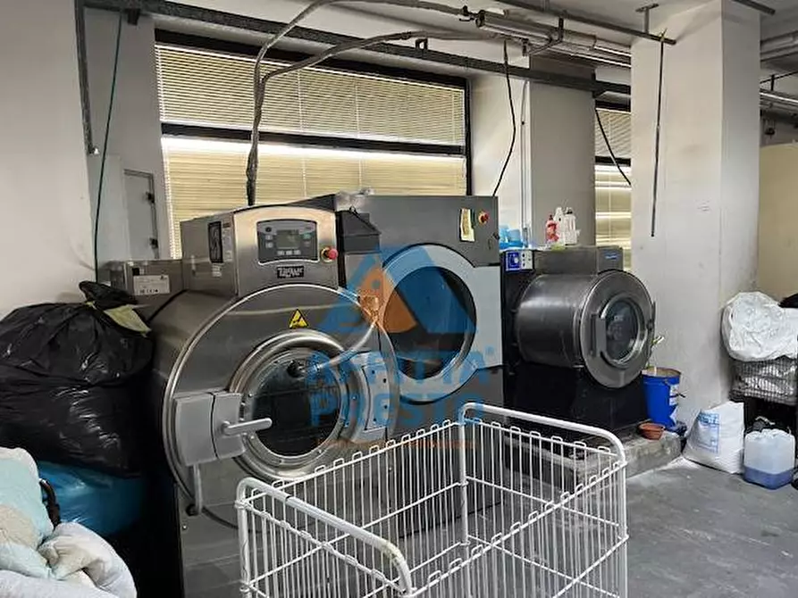 Immagine 5 di Attività commerciale in affitto  a Empoli