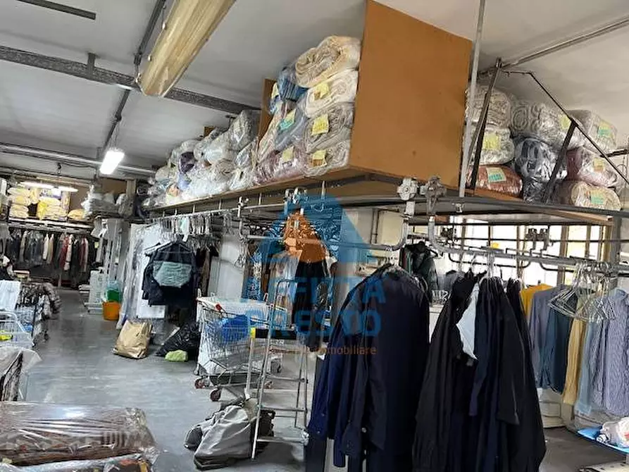 Immagine 6 di Attività commerciale in affitto  a Empoli