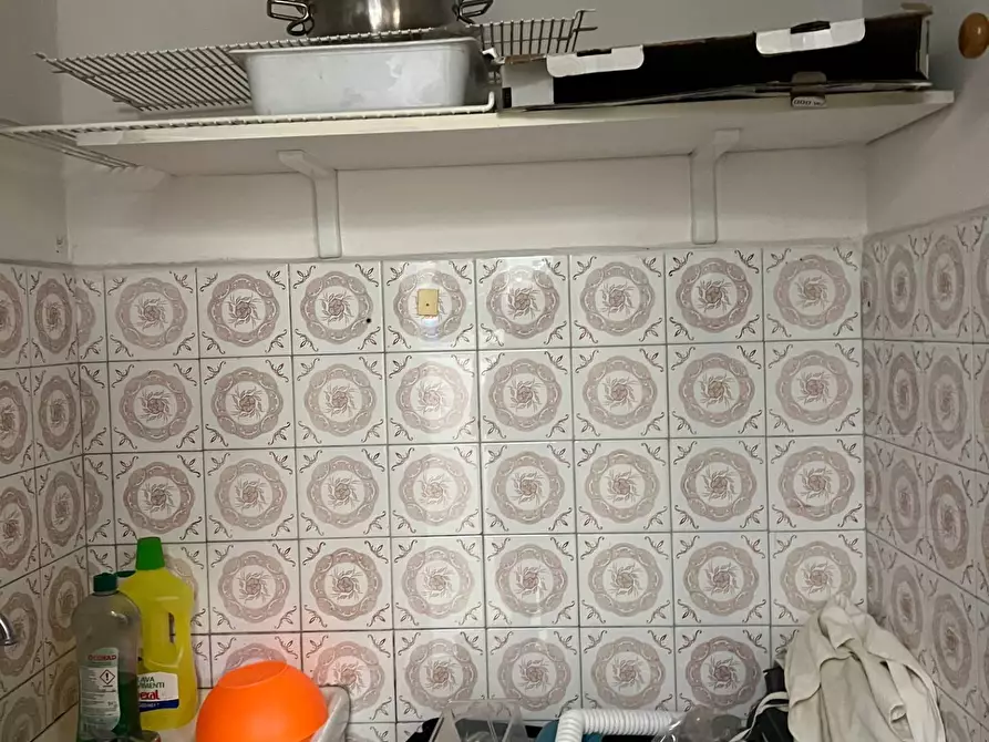 Immagine 10 di Negozio in vendita  a Torino