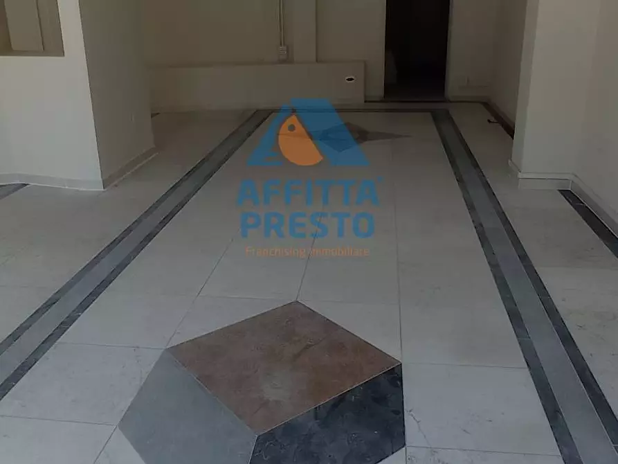 Immagine 2 di Attività commerciale in affitto  a Empoli