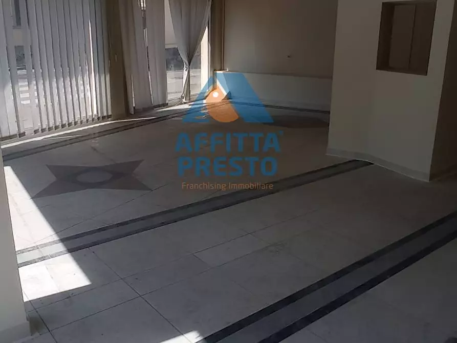Immagine 3 di Attività commerciale in affitto  a Empoli
