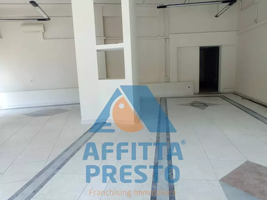 Immagine 4 di Attività commerciale in affitto  a Empoli