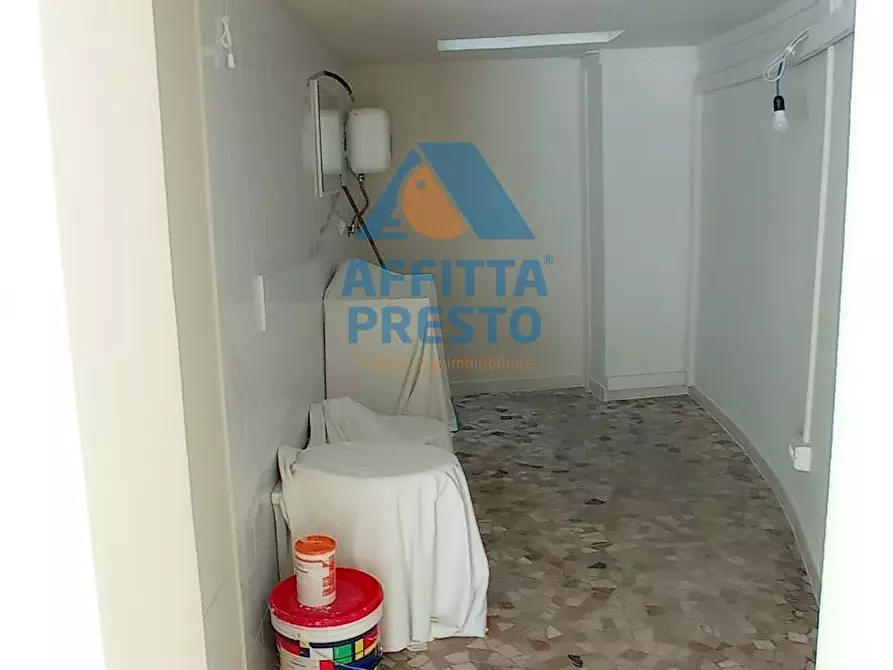 Immagine 9 di Attività commerciale in affitto  a Empoli