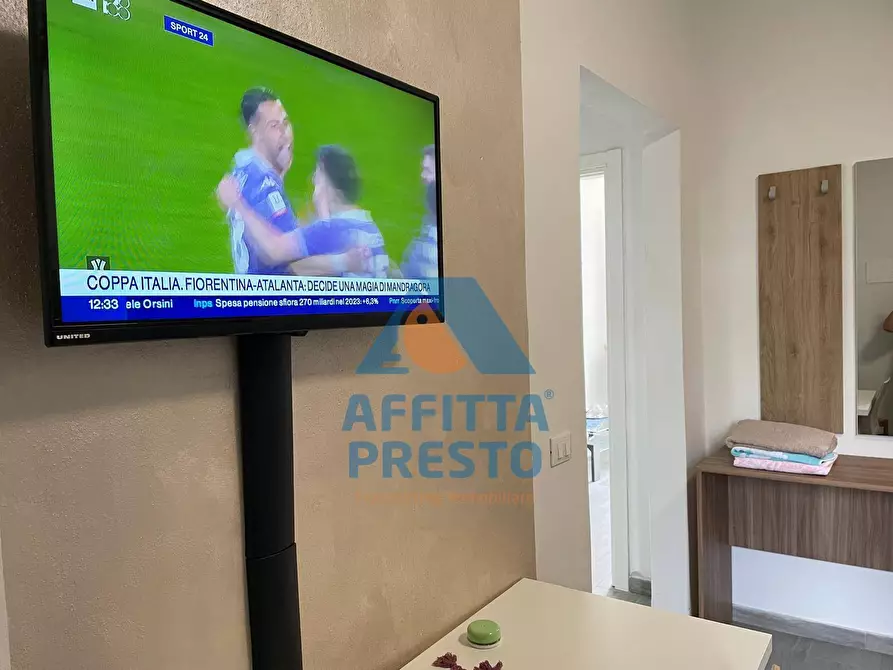 Immagine 5 di Camera in affitto  a Cascina